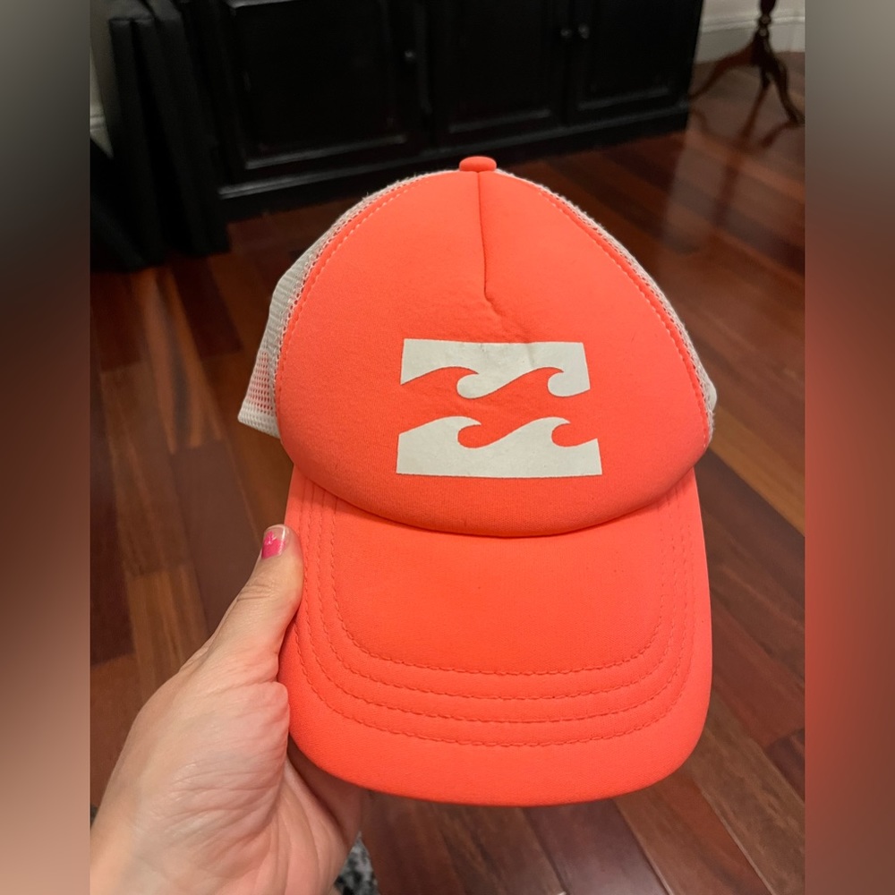 Billabong pink and white hat